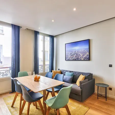 71 - Amazing In Le Marais Apartment