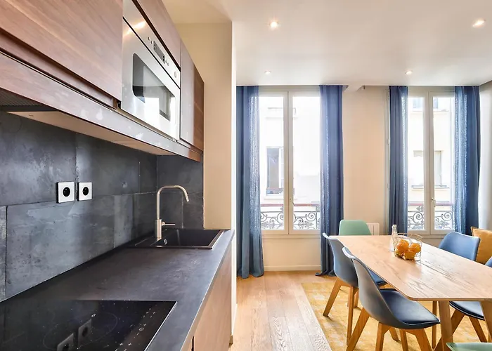 71 - Amazing In Le Marais